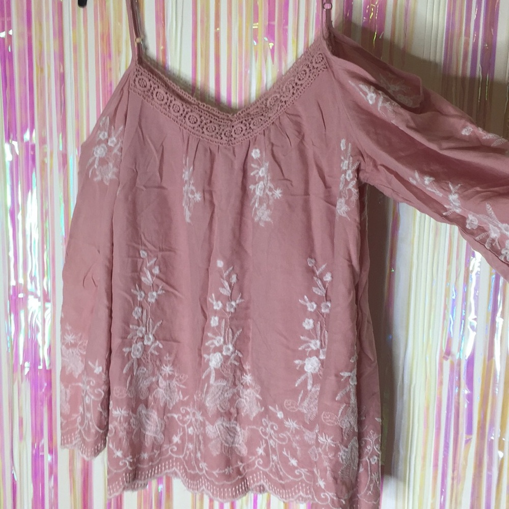 🌈 SWEET shoulder out top